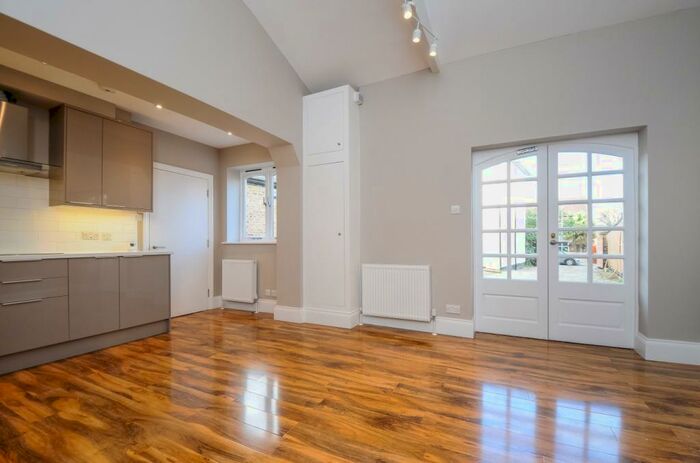 2 Bedroom House To Rent In Gladstone Road, Kingston Upon Thames, KT1