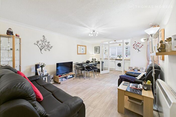 1 Bedroom Retirement Property For Sale In Back Street, Biggleswade, Bedfordshire, SG18 - Photo 4