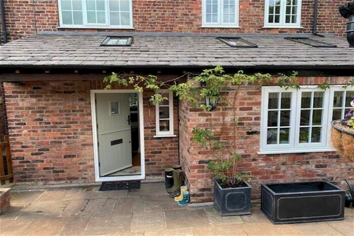5 Bedroom House To Rent In King Street, Woodford, Stockport, SK7