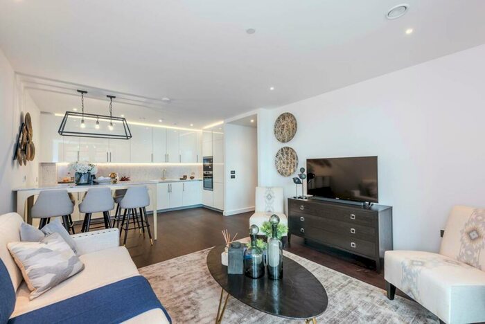 3 Bedroom Flat To Rent In Charles Clowes Walk, Nine Elms, London, SW11