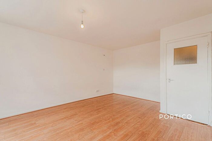 Studio To Rent In York Way Estate, London, N7