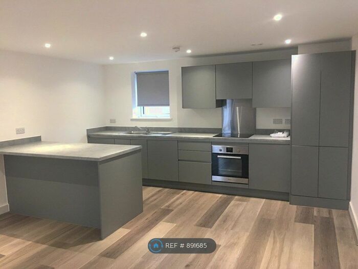 3 Bedroom Flat To Rent In Walkden Road, Worsley, Manchester, M28