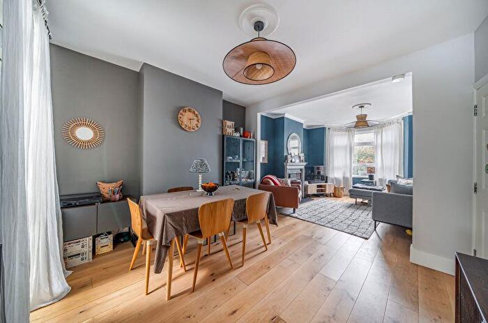 3 Bedroom End Of Terrace House For Sale In Park Road, Caterham On The Hill, CR3
