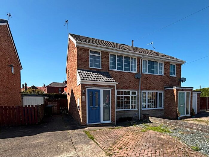 3 Bedroom Semi Detached House For Sale In Willow Drive, Hook, Goole, DN14