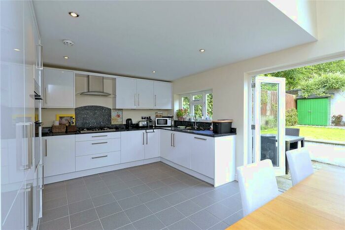 4 Bedroom Terraced House To Rent In Mallinson Road, SW11