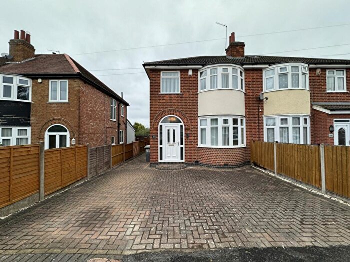 3 Bedroom Semi-Detached House To Rent In Cardinals Walk, Leicester, LE5
