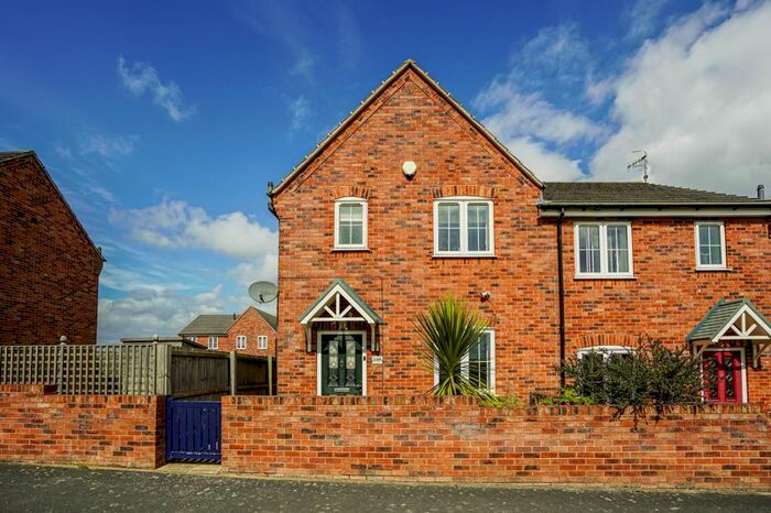 3 Bedroom Semi-Detached House For Sale In Chesterfield Road, Chesterfield, S44