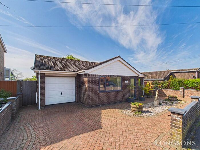 2 Bedroom Bungalow For Sale In Courtfields, Swaffham, PE37