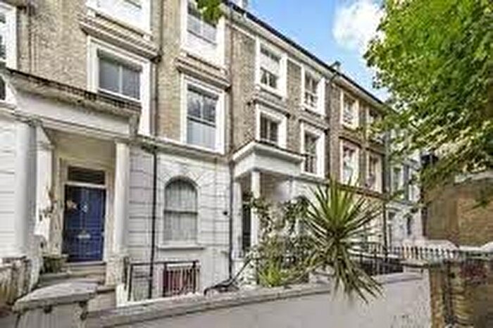 1 Bedroom Flat To Rent In Bamborough Gardens, London, W12