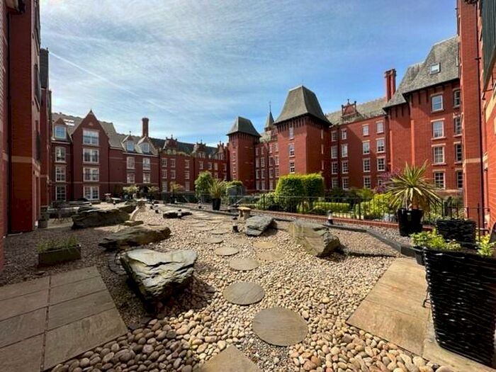 2 Bedroom Apartment To Rent In Marine Gate Mansions, Promenade, Southport, Merseyside, PR9