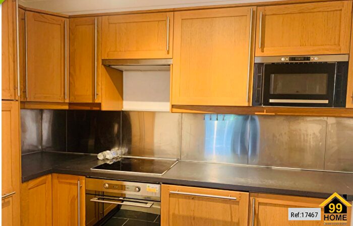 2 Bedroom Flat To Rent In French Apartments, Purley, London, CR8