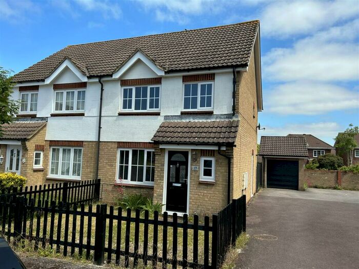 3 Bedroom Semi-Detached House To Rent In Highdowns, Hatch Warren, Basingstoke, RG22