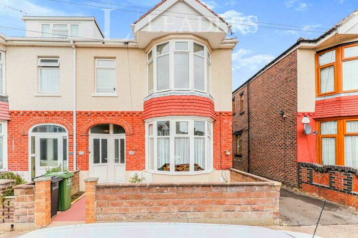 2 Bedroom Flat To Rent In Thurbern Road, Copnor, PO2