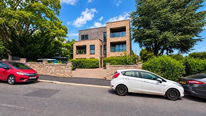3 Bedroom Detached House To Rent In Grovelands Road, Purley, CR8