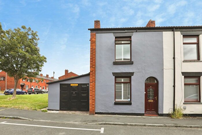2 Bedroom End Of Terrace House For Sale In Cross Street, Wigan, Lancashire, WN5