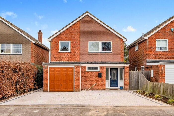 4 Bedroom Detached House For Sale In Chestnut Drive, Kingswood, Maidstone, ME17