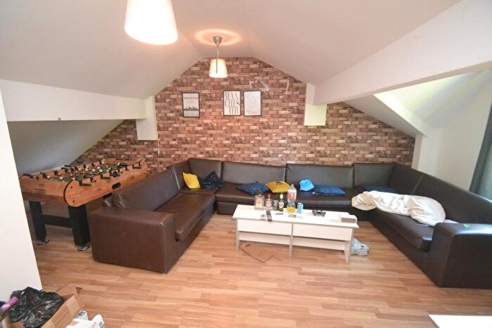 10 Bedroom Town House To Rent In Aubrey Road, Fallowfield, Manchester, M14