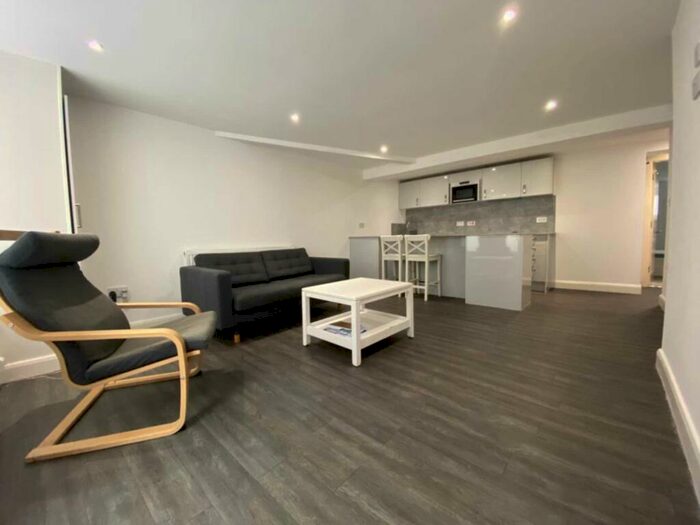 1 Bedroom Flat To Rent In Atwood Road, Manchester, M20