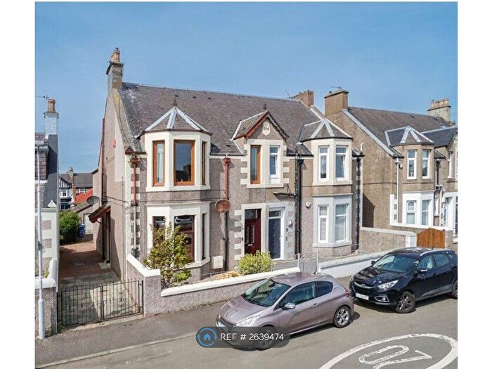 3 Bedroom Flat To Rent In Bowling Green Street, Methil, Leven, KY8