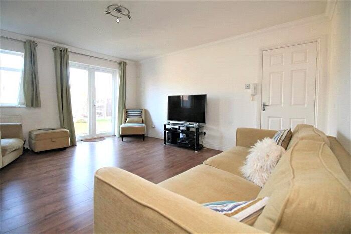 1 Bedroom Apartment To Rent In Upper Brentwood Road, Romford, Essex, RM2