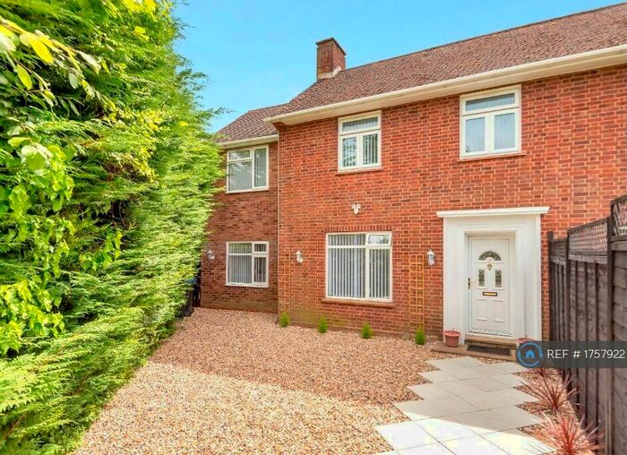 3 Bedroom Semi-Detached House To Rent In Home Meadow, Farnham Royal, Farnham Common, Slough, SL2