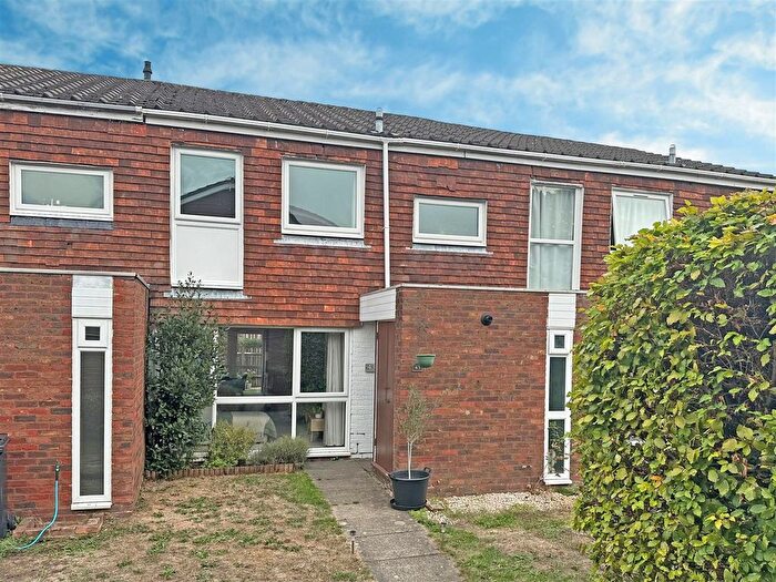 3 Bedroom Terraced House For Sale In Harrison Close, Reigate, RH2