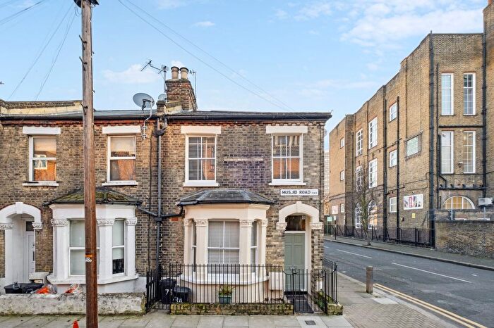 4 Bedroom Property To Rent In Musjid Road, Battersea Park, SW11