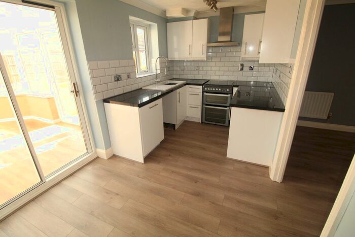 3 Bedroom Semi-Detached House To Rent In Hurstfield Crescent, Hayes, UB4