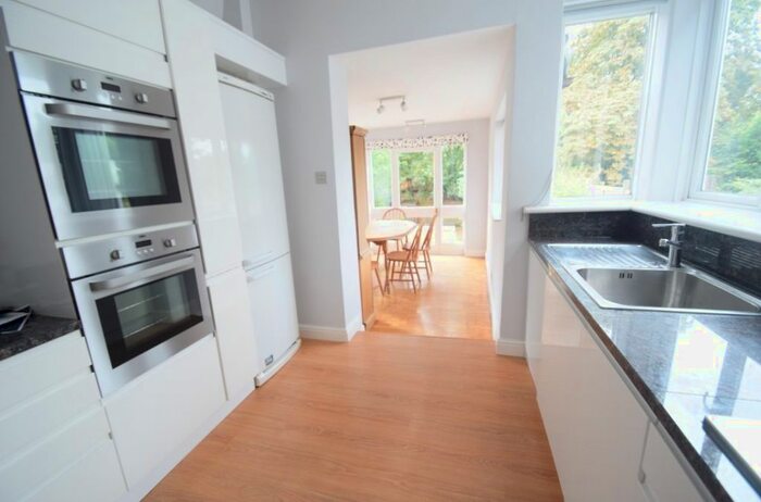 4 Bedroom Semi-Detached House To Rent In Dunstan Road, London, NW11