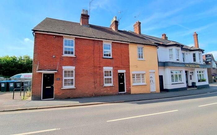 2 Bedroom Cottage To Rent In West Street, East Grinstead, West Sussex., RH19