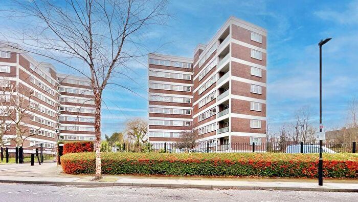 2 Bedroom Flat For Sale In Sheldon Avenue, Highgate, N6