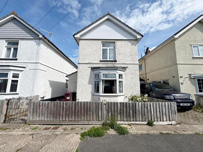 1 Bedroom Flat For Sale In Ground Floor Flat, , Williams Road, Bosham, West, PO18