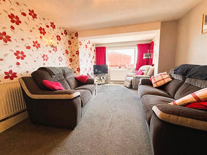 3 Bedroom Town House For Sale In Barnwell Avenue, Leicester, LE4