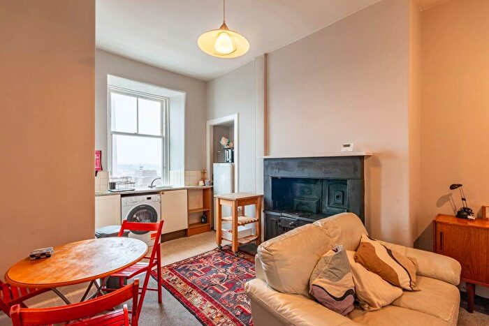 2 Bedroom Flat To Rent In L Haymarket Terrace, Edinburgh, EH12