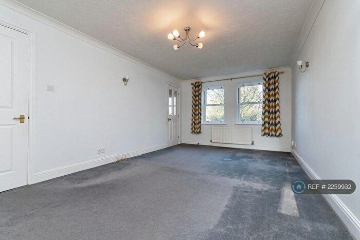 2 Bedroom Flat To Rent In Devonshire Avenue, Sutton, SM2