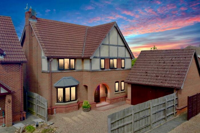 4 Bedroom Detached House For Sale In Saltersway, Threekingham, Sleaford, NG34