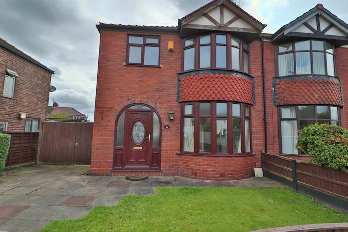 3 Bedroom Semi-Detached House To Rent In Warrington Road, Penketh, Warrington, WA5