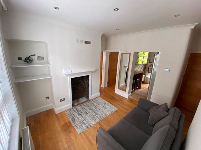 2 Bedroom Flat To Rent In Luke Street, Shoreditch, EC2A