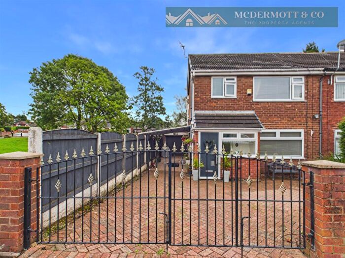 3 Bedroom Semi-Detached House For Sale In Norfolk Crescent, Failsworth, M35