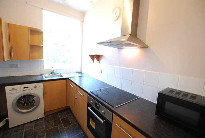 3 Bedroom Apartment To Rent In Crookesmoor Road, Crookesmoor, S10
