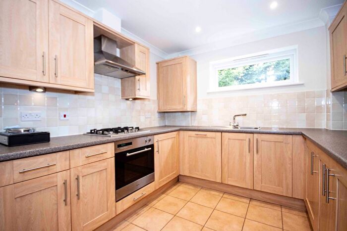 2 Bedroom Flat For Sale In Juniper Court, Quickley Lane, Chorleywood, WD3