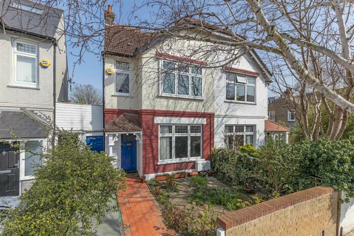 1 Bedroom Flat To Rent In Shalstone Road, East Sheen, SW14
