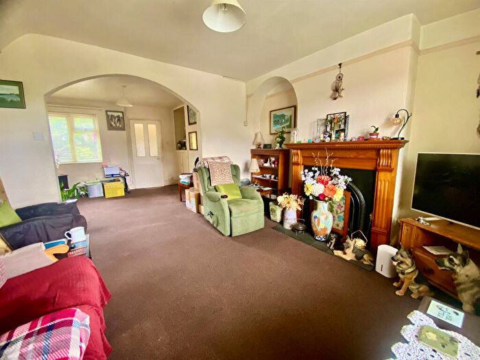 3 Bedroom Semi-Detached House For Sale In Doddington Road, Wimblington, March, PE15