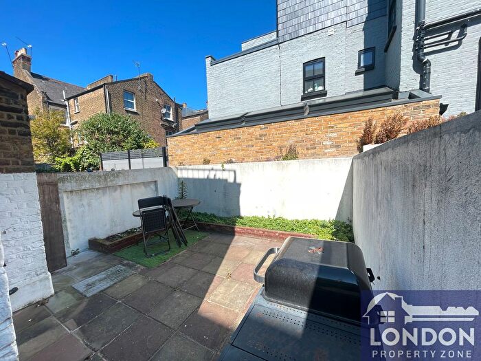 2 Bedroom Flat To Rent In Shorrolds Road, Fulham, London, SW6