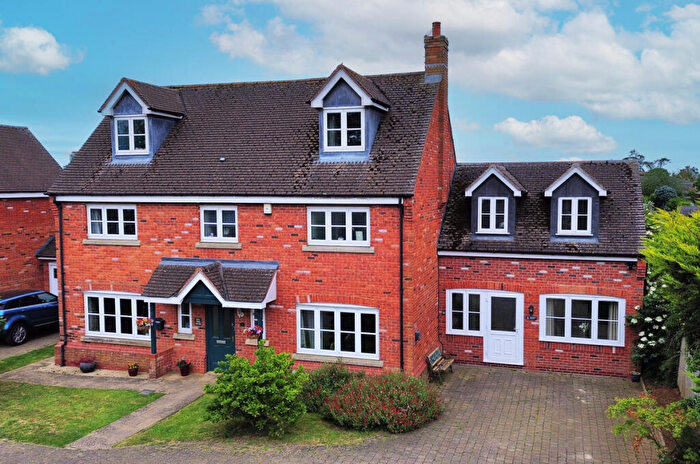 6 Bedroom Detached House For Sale In Bay Tree House, Thenford Road, Banbury, OX17