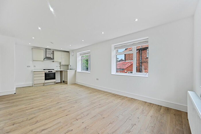 2 Bedroom Apartment To Rent In Boxtree Road, Harrow, HA3