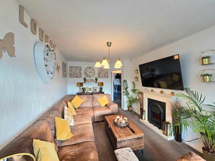 2 Bedroom Bungalow For Sale In Walton Heath Way, Links View, Northampton, NN2