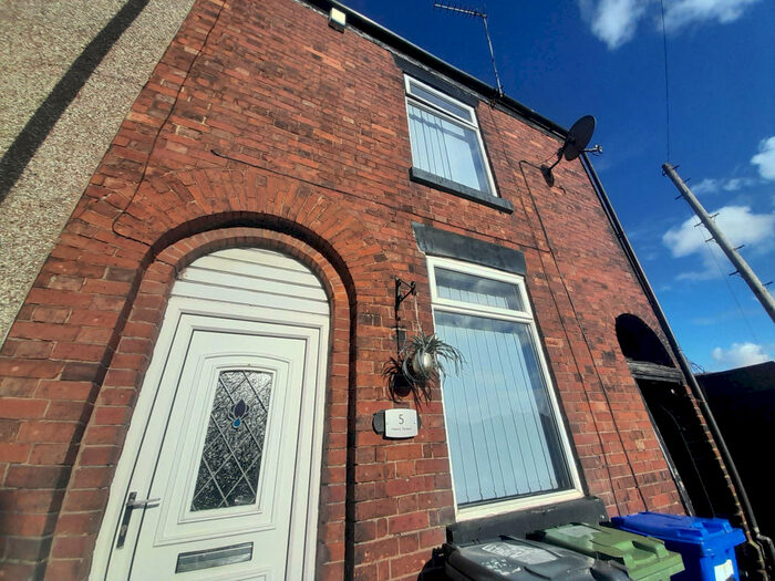 3 Bedroom Terraced House To Rent In Henry Street, Haughton Green, M34