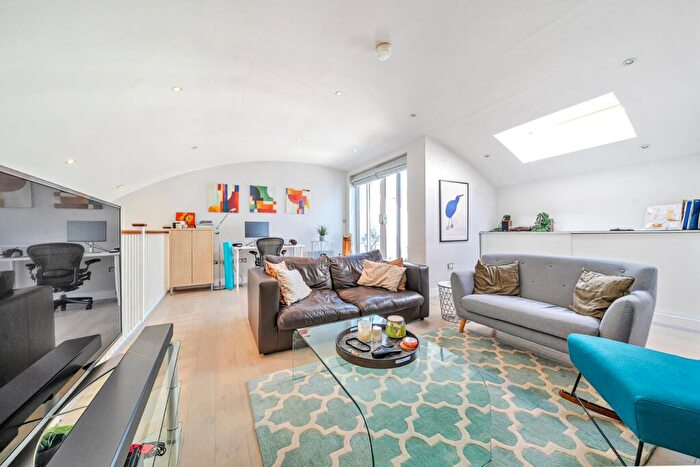 2 Bedroom Flat For Sale In Owen Street, Clerkenwell, London, EC1V