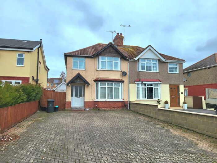 3 Bedroom Semi-Detached House To Rent In Oxford Road, Swindon, SN3